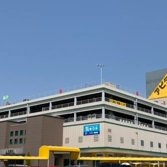 【アピタ岡崎北】
食品から衣料・雑貨まで揃う大型ショッピング施設。広々とした店内と充実の専門店で、日常の買い物から家族での外出まで楽しめます。アクセス良好で、暮らしに寄り添う便利なスポットです。