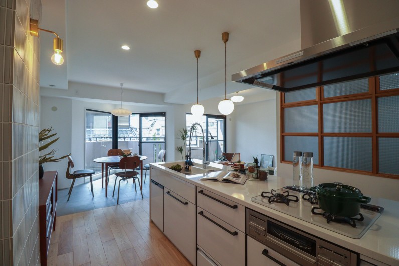 視界が抜ける、特等席。
風景の中心になるキッチン。