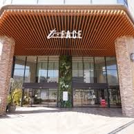 【T-FACE】
豊田市駅前に立地する大型商業施設で、ショッピングやグルメ、カルチャーを気軽に楽しめるスポット。ファッションや生活雑貨、コスメなど多彩なショップが揃い、日常の買い物から特別な一品探しまで幅広く対応できます。