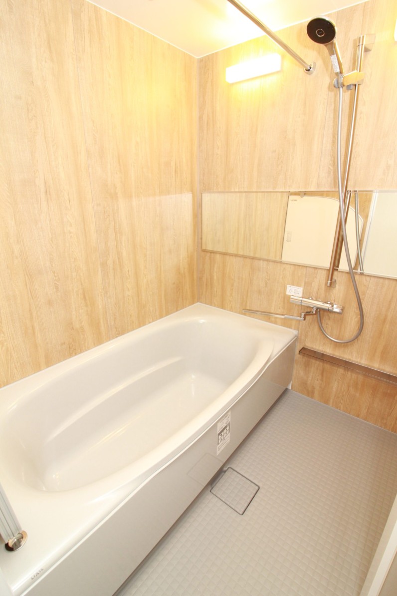 広々としたバスルーム