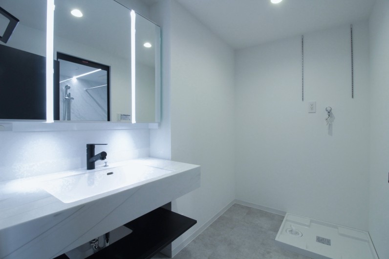 ゆとりある動線。
朝を整えるサニタリー。