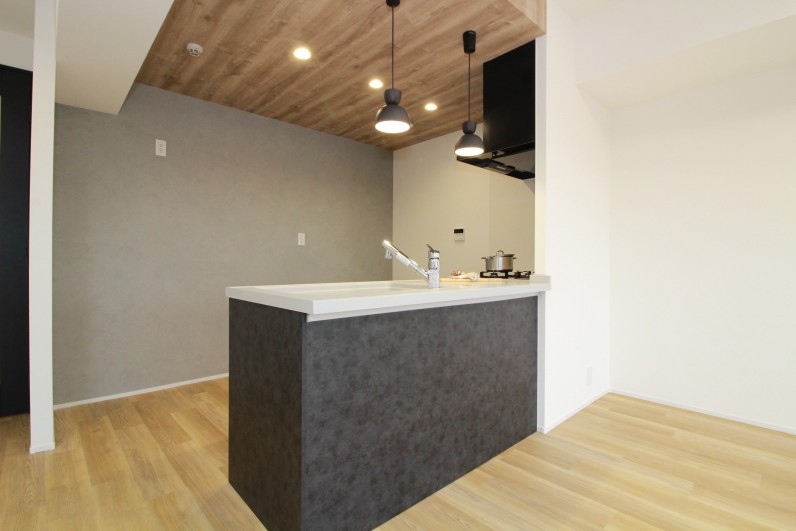 視界を遮らない
　オープンキッチン