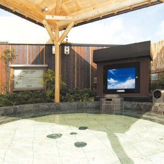 【香流温泉 喜多の湯】
炭酸風呂や水素風呂、多彩な露天風呂に加え、4種類の岩盤浴が楽しめるのが魅力です。心身を解きほぐす「究極の休息」を日常に取り入れられます。食事処も充実しており、一日中ゆったりと過ごせる、街の癒やしスポットです。