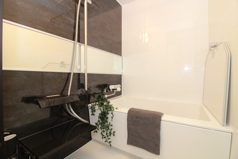 スタイリッシュな浴室