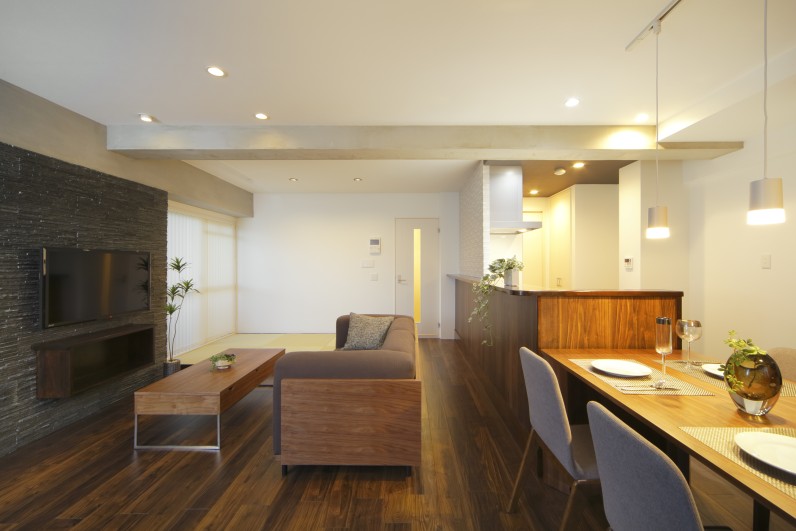 ３色が織りなすデザイン