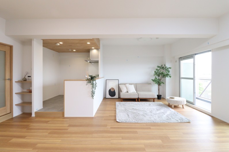 家族と共に過ごす、北欧家具の温かな時間